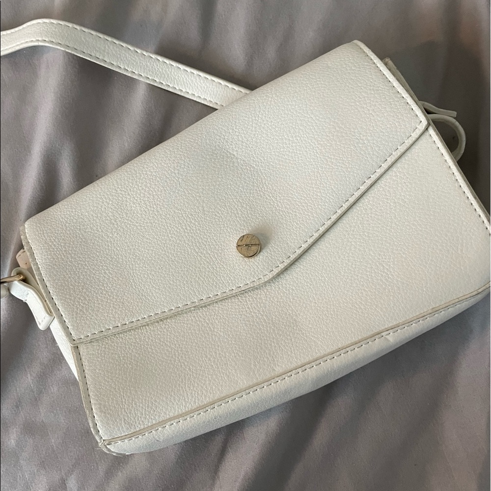 White crossbody bag